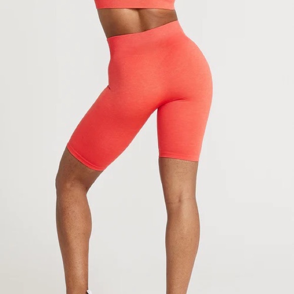 ONER ACTIVE | Classic Biker Shorts - Picture 2 of 6